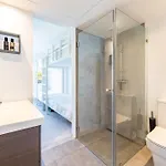 Stylish 4bd With Pool Access & Nearby Benalmádena