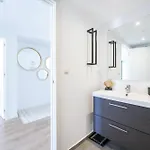 Stylish 4bd With Pool Access & Nearby