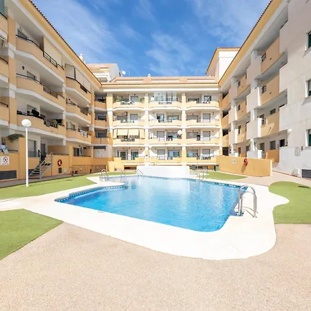 Apartment Stylish 4bd With Pool Access & Nearby *