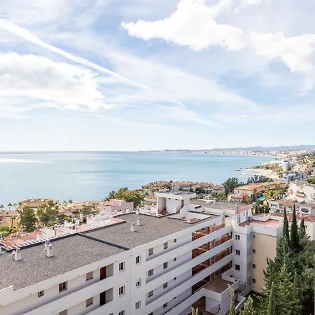 Apartment Stylish 4bd With Pool Access & Nearby
