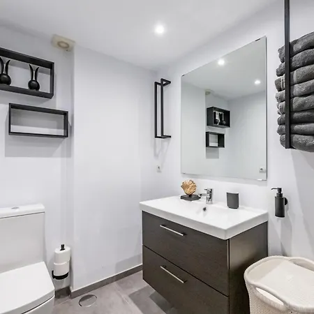 Stylish 4bd With Pool Access & Nearby * Benalmádena