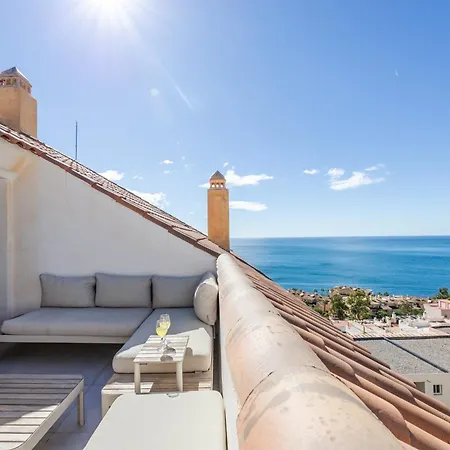Stylish 4bd With Pool Access & Nearby Benalmadena